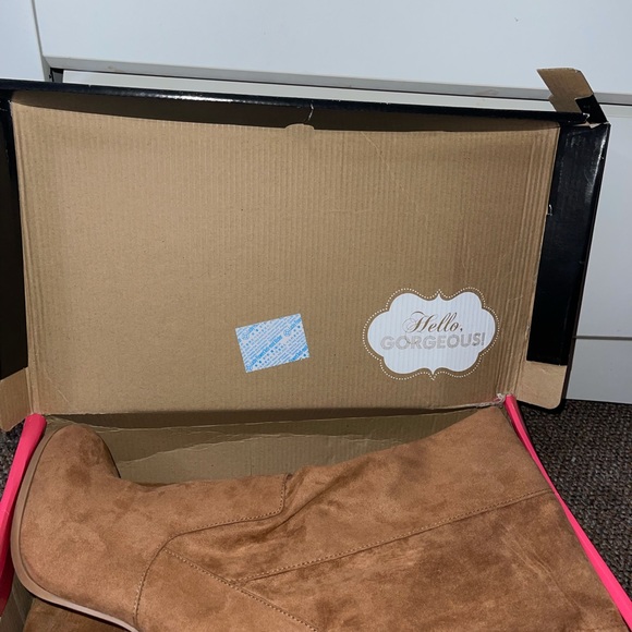 Over the knee boots, I don’t not have the box** - Picture 2 of 4